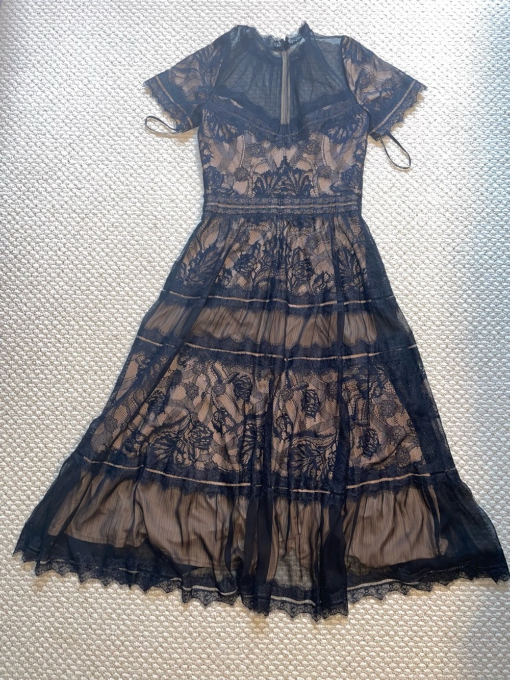 TADASHI SHOJI CAMILLA TEA-LENGTH BLACK LACE DRESS Size 6 - Picture 6 of 12